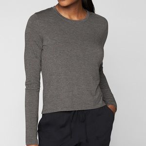 ATHLETA THREADLIGHT LONG SLEEVE RELAXED SIDE SLIT long sleeve, Small